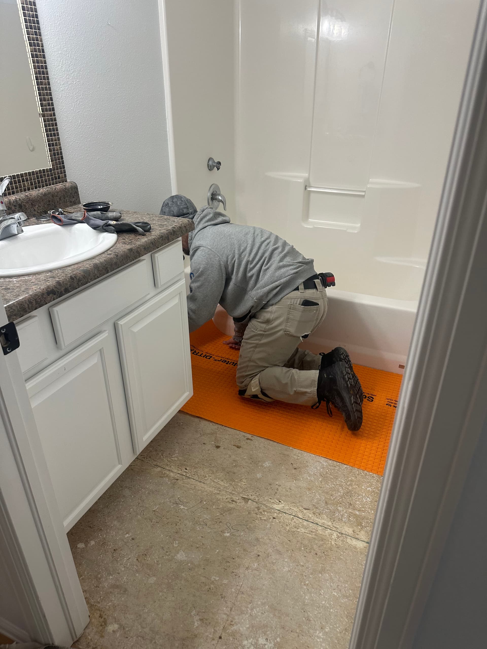 Gallery photos for Welcoming Skilled Tile Expert Jason to Bestslope Builders: Image #1