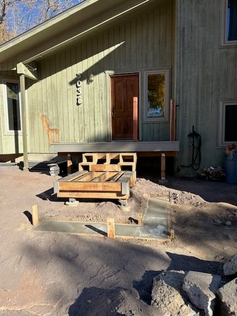 Gallery photos for Crafting Sturdy Stairs for a Safe Entryway: Image #3